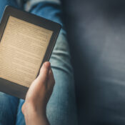 Libros electrónicos: ¿es mejor leer en papel o en una pantalla?
