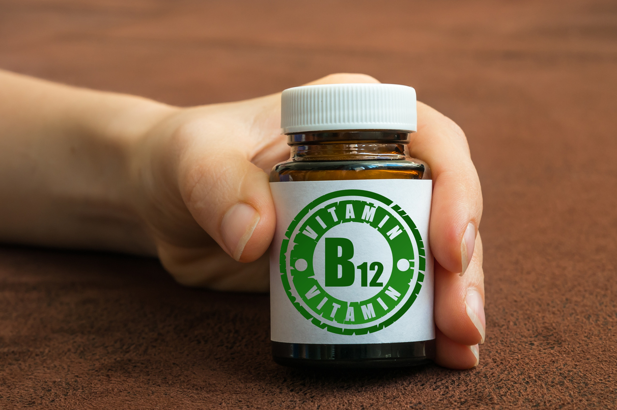 que pasa con la vitamina b12 alta