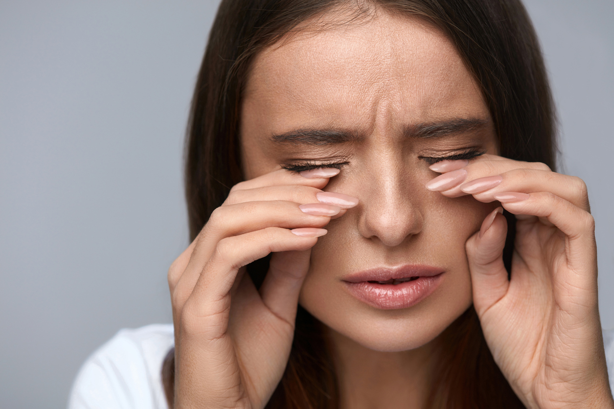¿Puede una infección sinusal hacer que me duelan los ojos