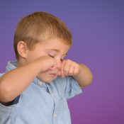 Hipermetropía en niños: qué es y cómo se corrige